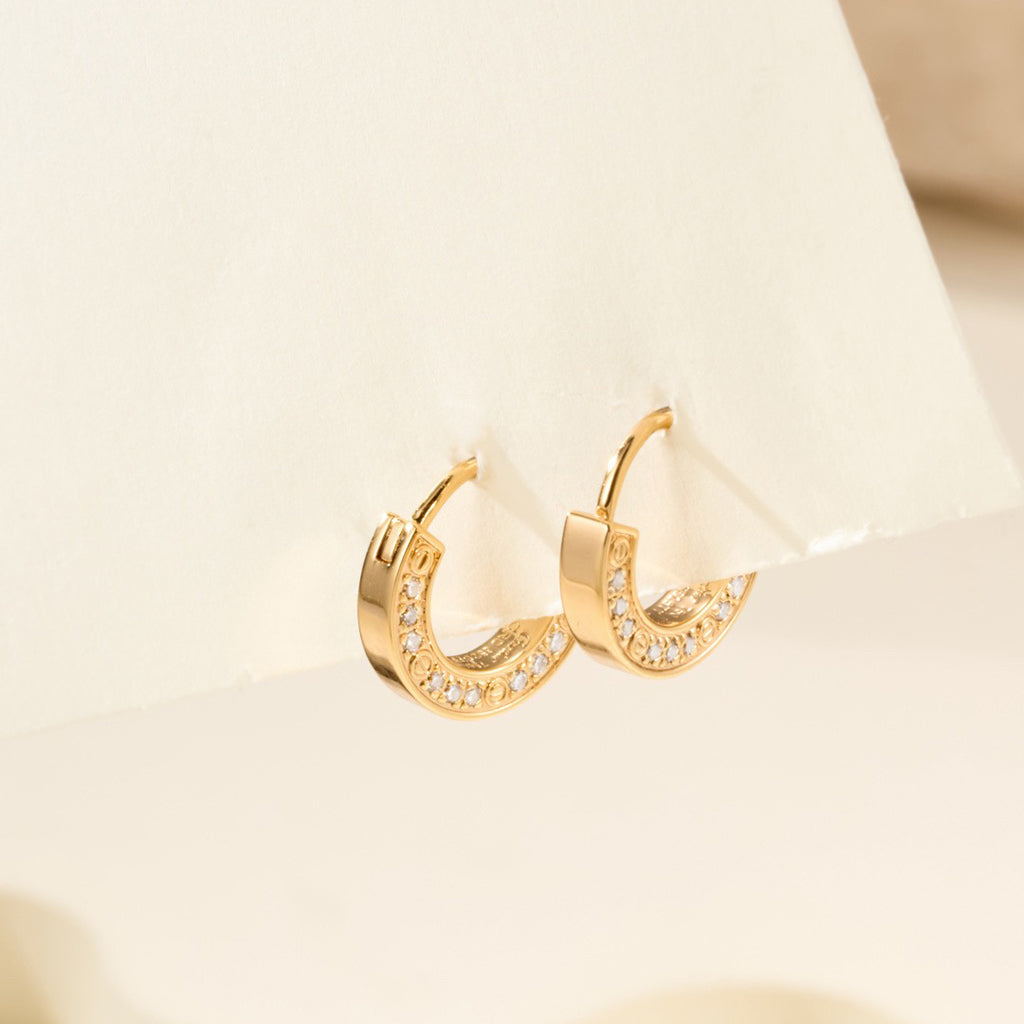 [Limara] LOVE DIAMOND EARRINGS