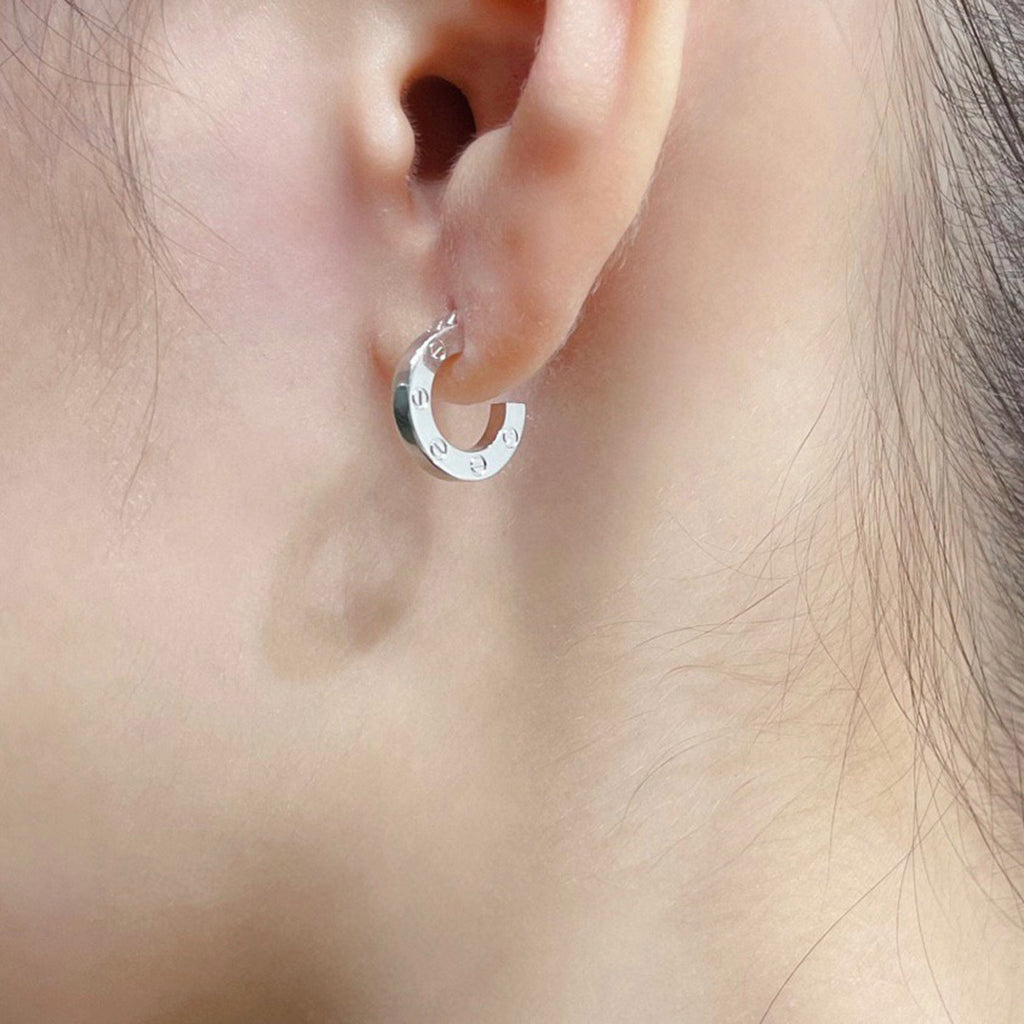 [Limara] LOVE MINI EARRINGS