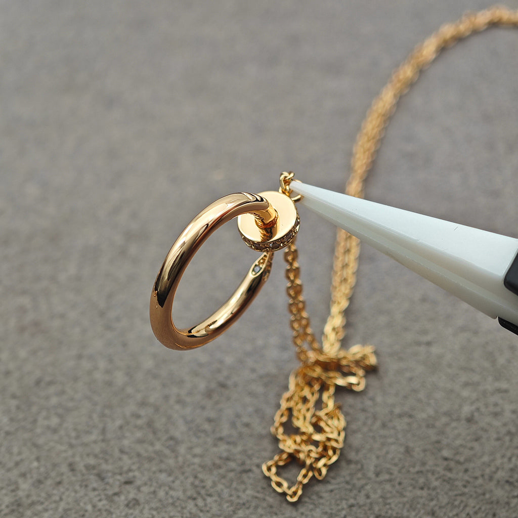 [Limara] JUSTE NECKLACE HALF DIAMOND
