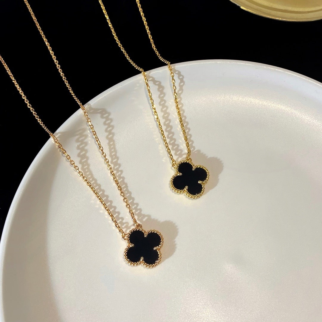 [Limara] CLOVER 15MM BLACK ONYX SINGLE FLOWER NECKLACE