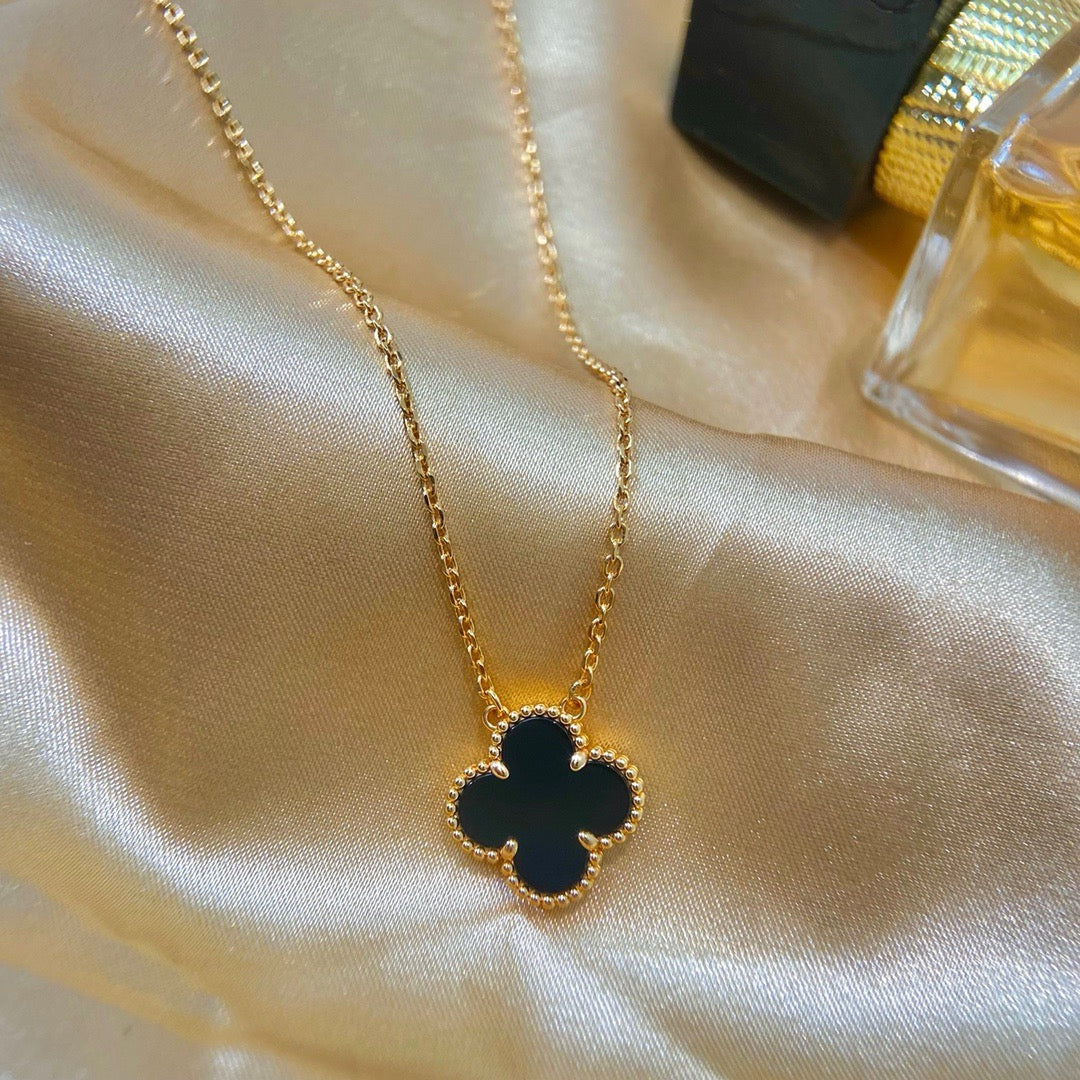 [Limara] CLOVER 15MM BLACK ONYX SINGLE FLOWER NECKLACE