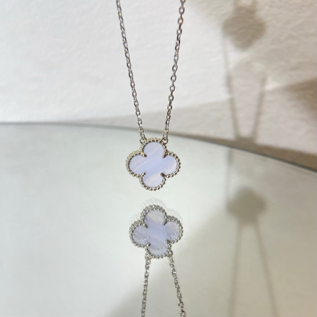 [Limara]CLOVER 15MM BLUE CHALCEDONY NECKLACE SILVER