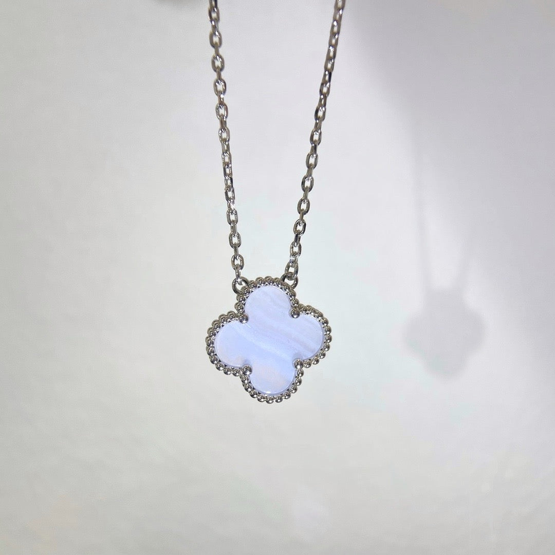 [Limara]CLOVER 15MM BLUE CHALCEDONY NECKLACE SILVER