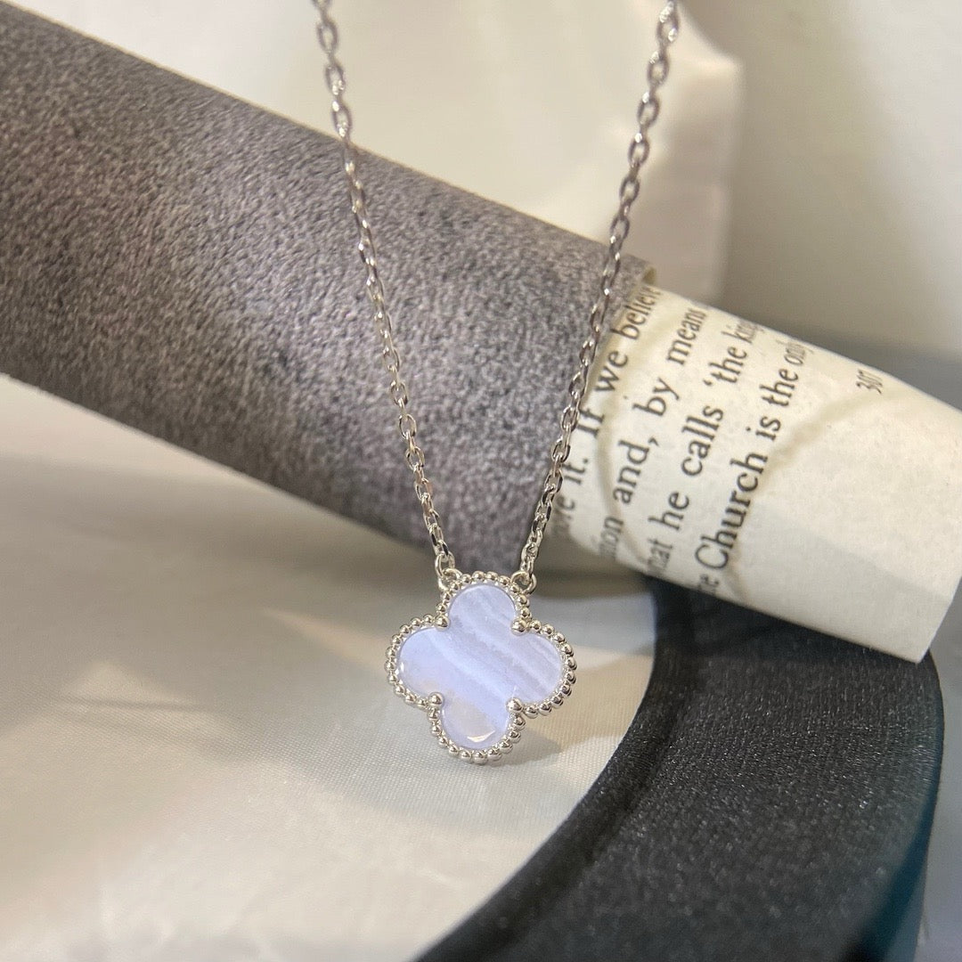[Limara]CLOVER 15MM BLUE CHALCEDONY NECKLACE SILVER