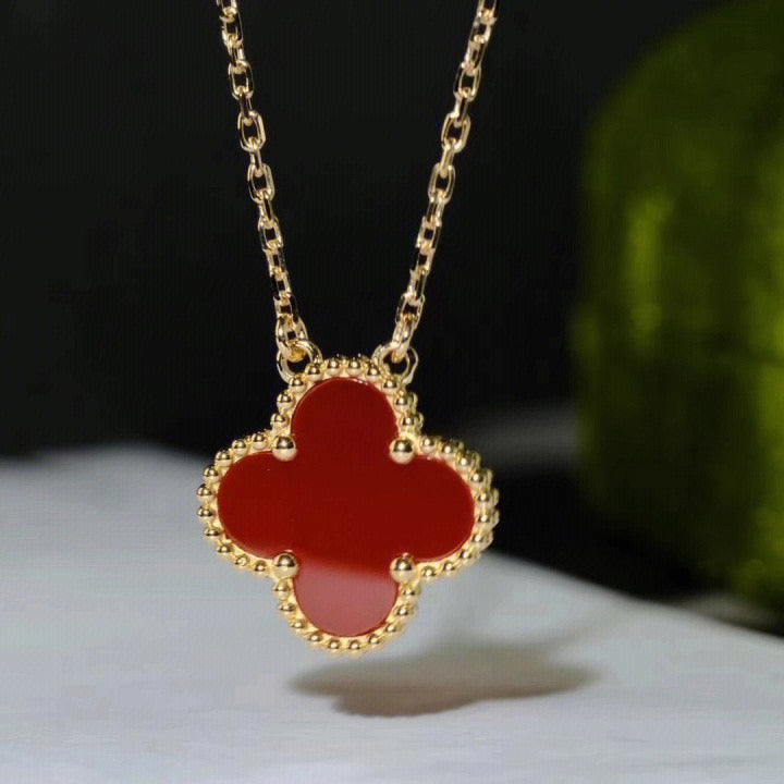 [Limara]CLOVER 15MM CARNELIAN SINGLE FLOWER NECKLACE