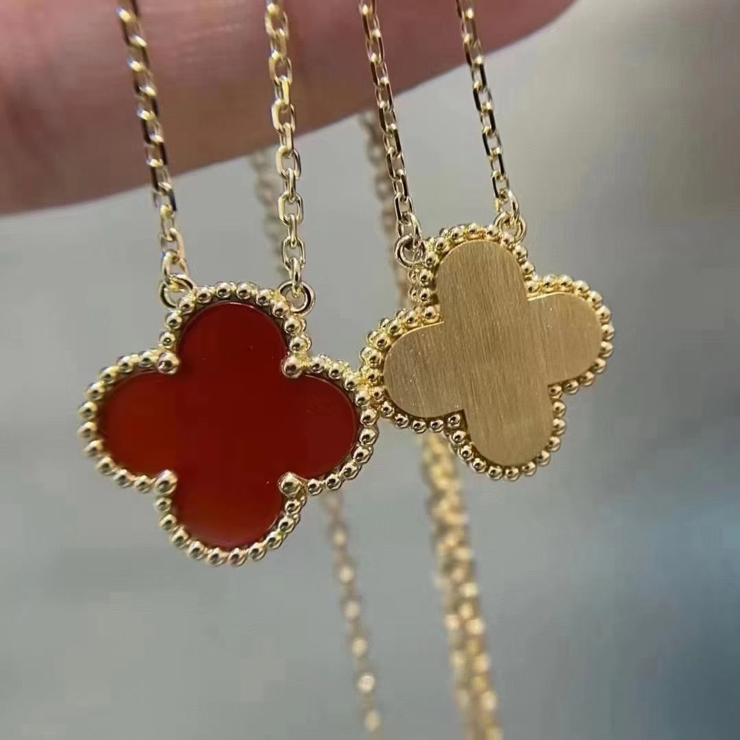 [Limara]CLOVER 15MM CARNELIAN SINGLE FLOWER NECKLACE
