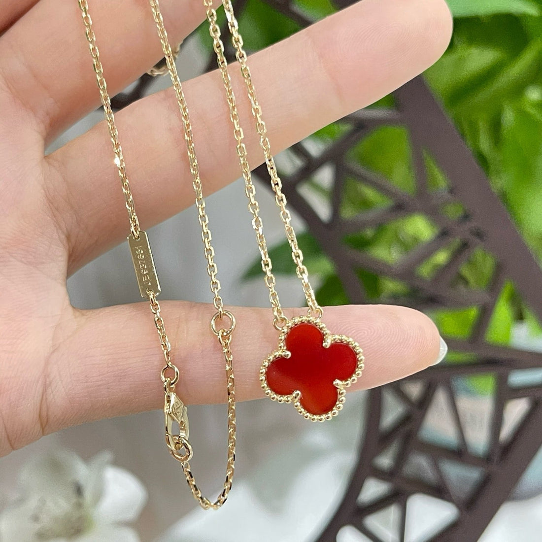[Limara]CLOVER 15MM CARNELIAN SINGLE FLOWER NECKLACE