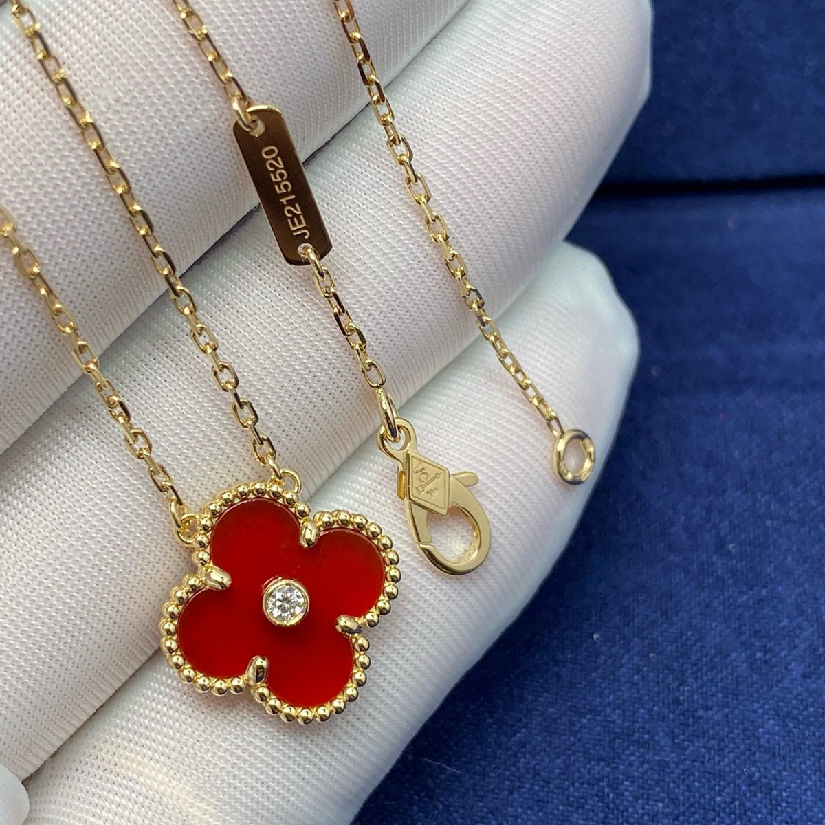 [Limara] CLOVER 15MM DIAMOND CARNELIAN NECKLACE