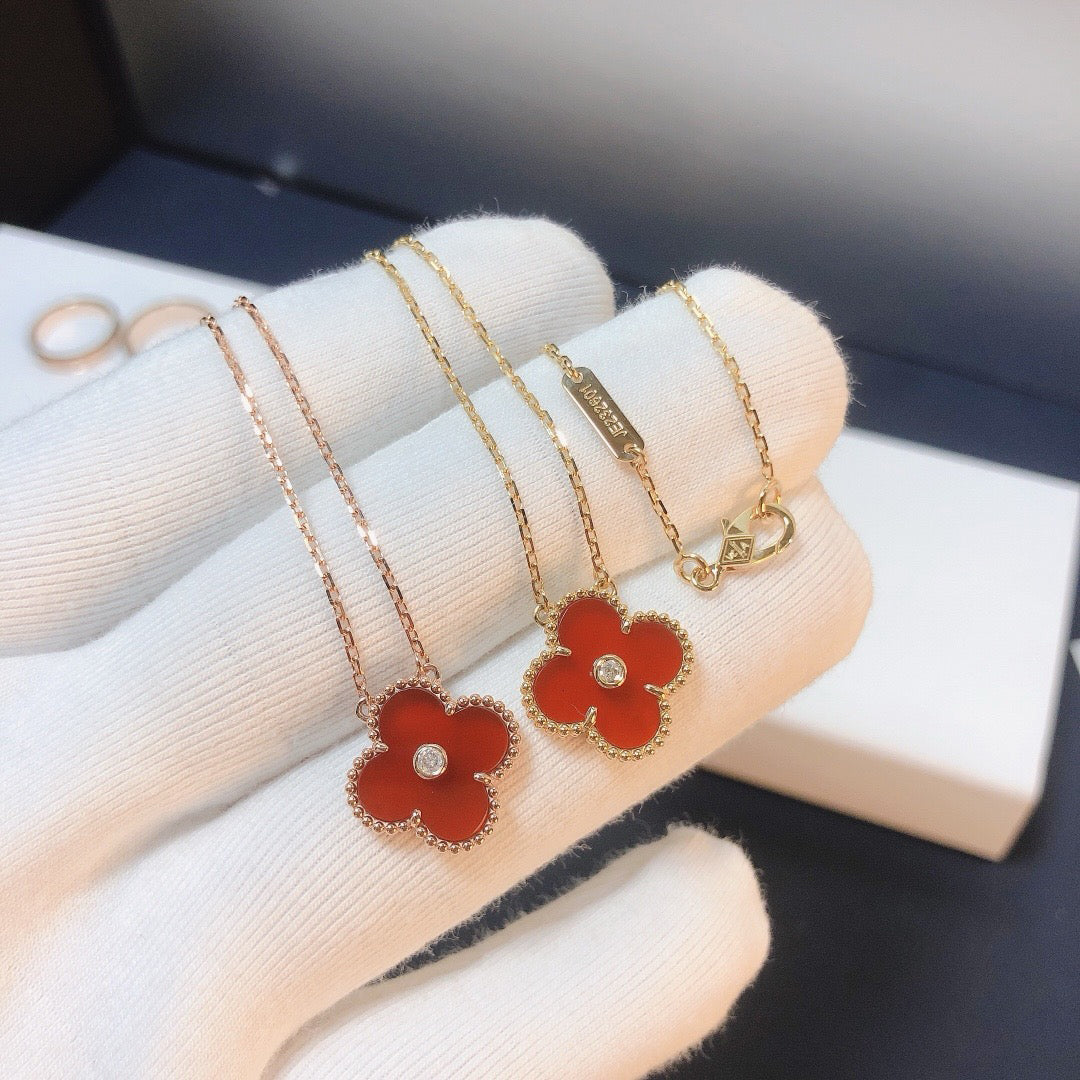 [Limara] CLOVER 15MM DIAMOND CARNELIAN NECKLACE