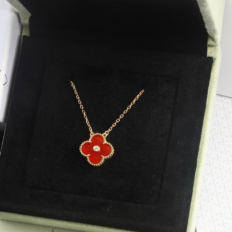 [Limara] CLOVER 15MM DIAMOND CARNELIAN NECKLACE