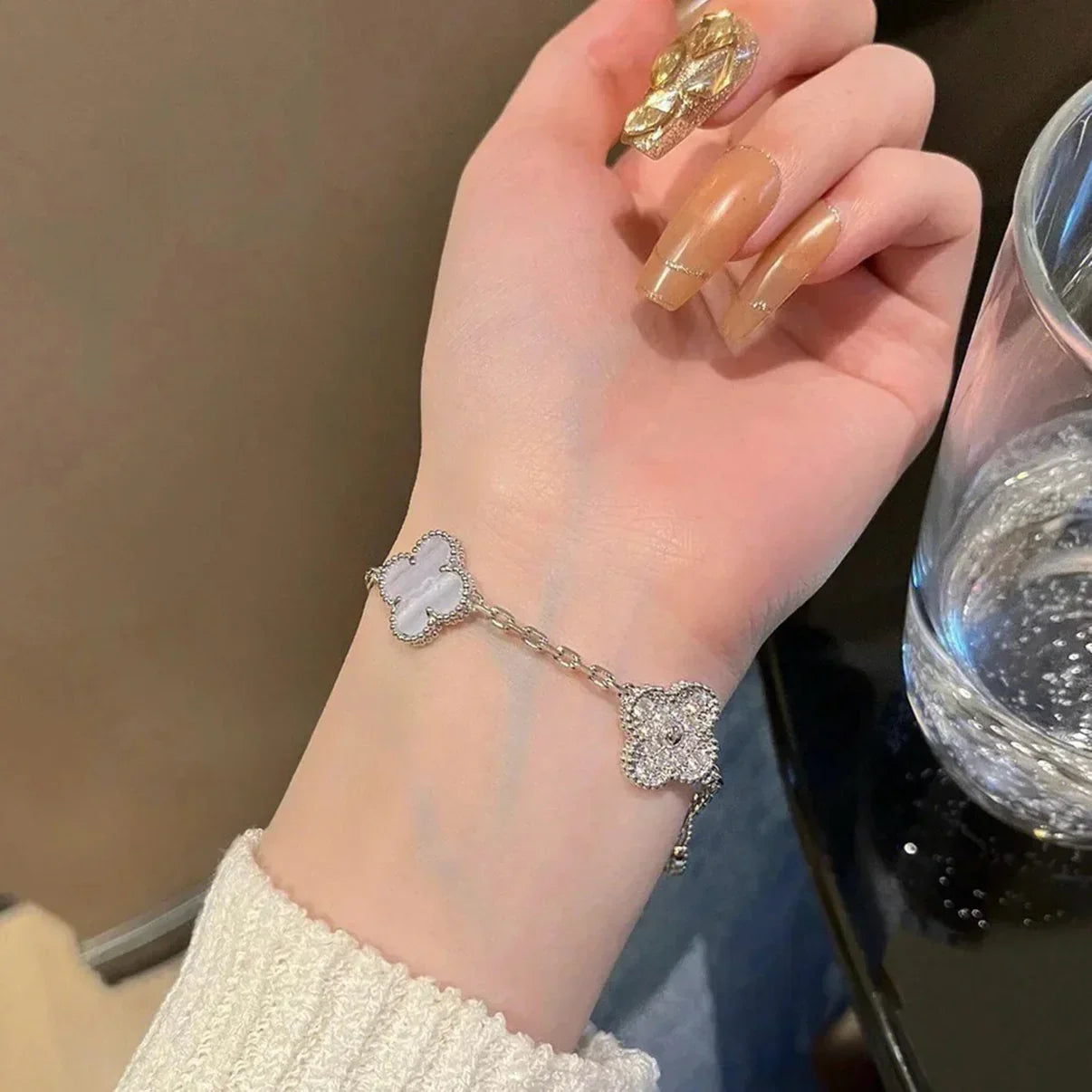 [Limara]LUCKY CLOVER 5-MOTIF BRACELET - PURPLE CHALCEDONY COLLECTION