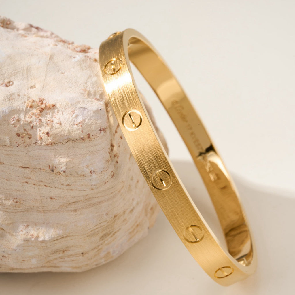[Limara] LOVE Brushed & Lucky Spring Butterfly 5-Motif Bracelet Stack Set