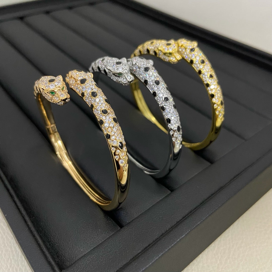 [Limara] PANTHERE DOUBLE HEADED HALF DIAMOND OPEN BRACELET