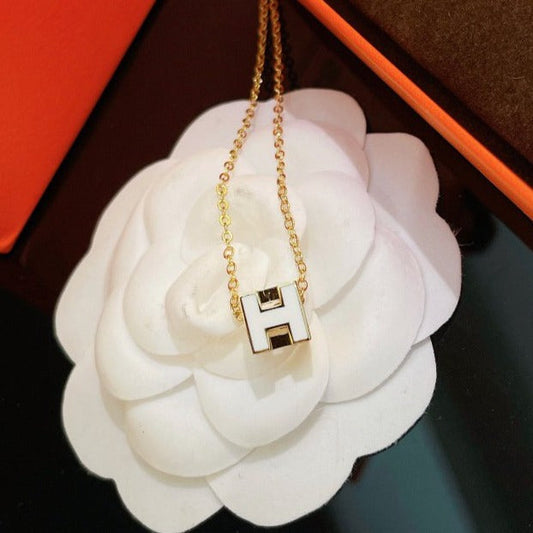 [Limara]H WHITE SQUARE GOLD NECKLACE