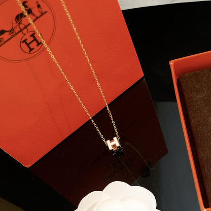 [Limara]H WHITE SQUARE GOLD NECKLACE