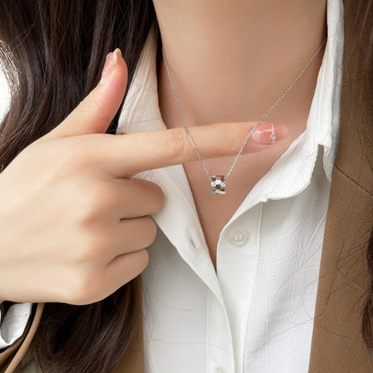 [Limara]BEE MINI PEDANT DIAMOND NECKLACE