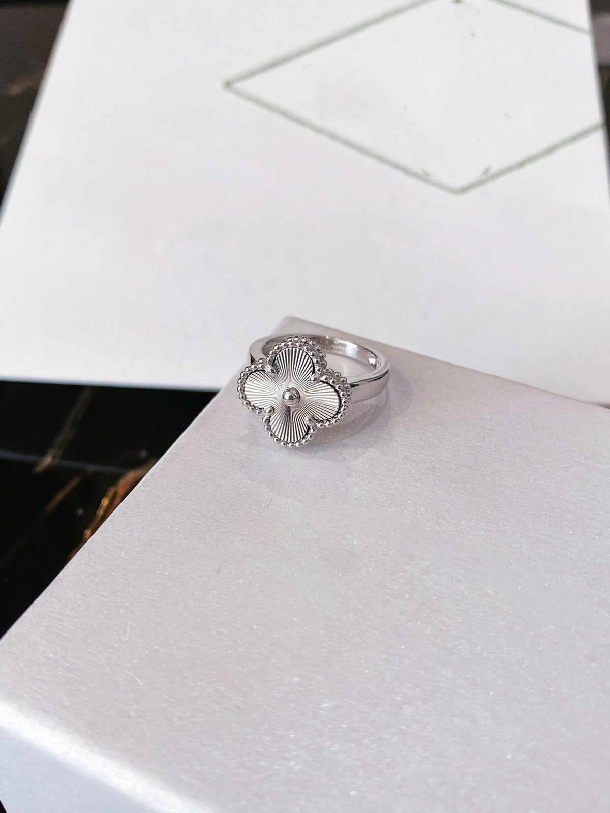 [Limara] CLOVER SILVER RING