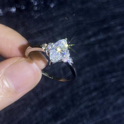 [Limara]ELEGANT MARQUISE CUT MOISSANITE RING WITH SIDE ACCENTS