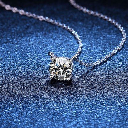 [Limara]CLASSIC FOUR-PRONG SOLITAIRE MOISSANITE NECKLACE