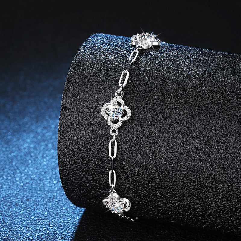 [Limara]TRIPLE-CLOVER MOISSANITE BRACELET