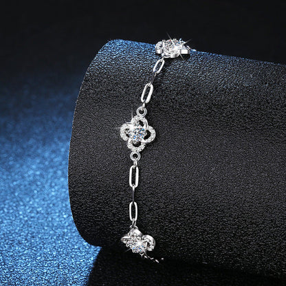 [Limara]TRIPLE-CLOVER MOISSANITE BRACELET