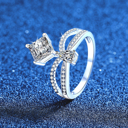 [Limara]ELEGANT DOUBLE-TWISTED MOISSANITE RING