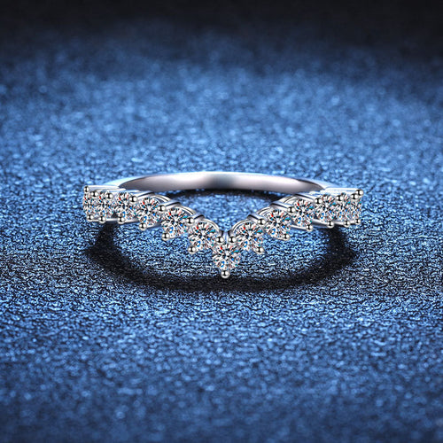 [Limara]ELEGANT V-SHAPED CHEVRON MOISSANITE RING