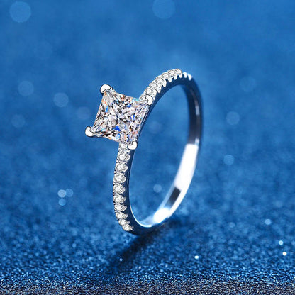 [Limara]ELEGANT PRINCESS CUT MOISSANITE ENGAGEMENT RING