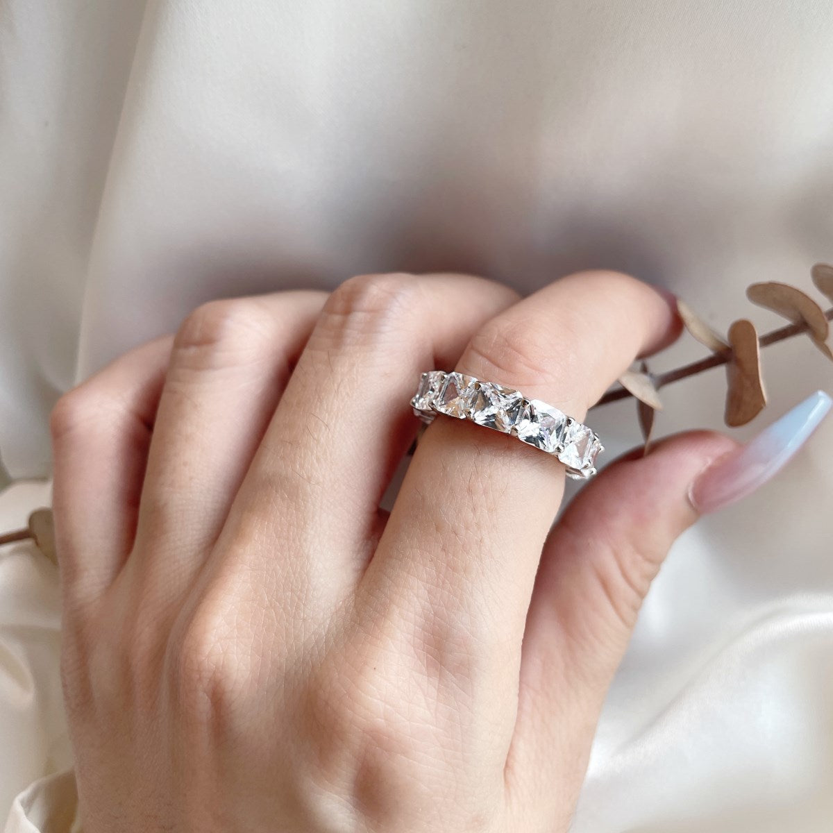 [Limara]Elegant Princess Cut Tennis Ring