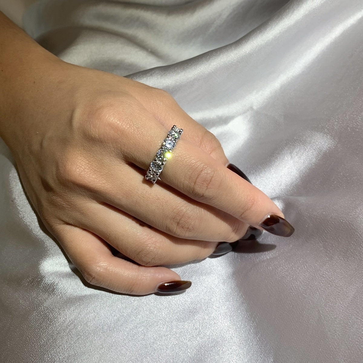[Limara]Gorgeous Round Cut Tennis Ring