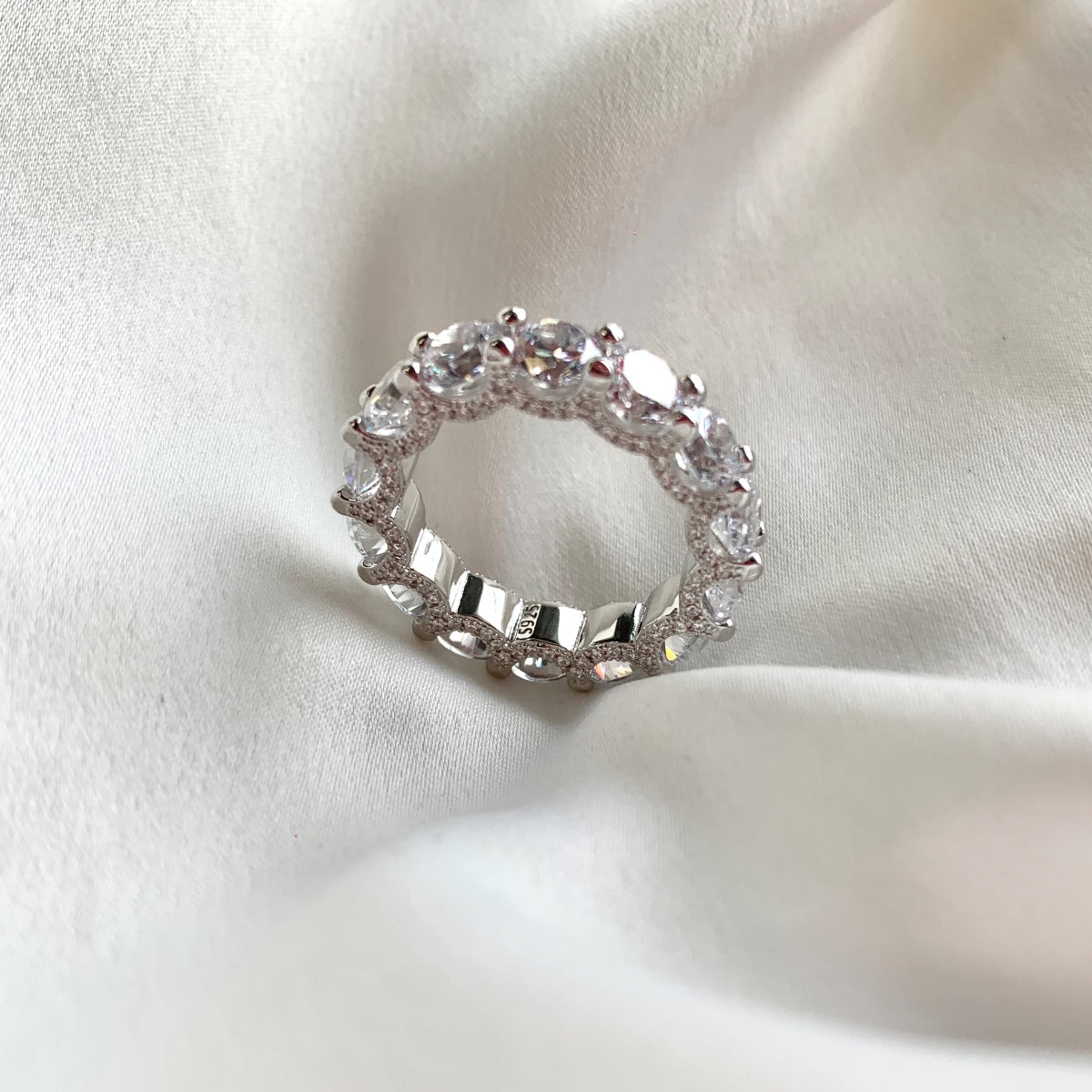 [Limara]Gorgeous Round Cut Tennis Ring