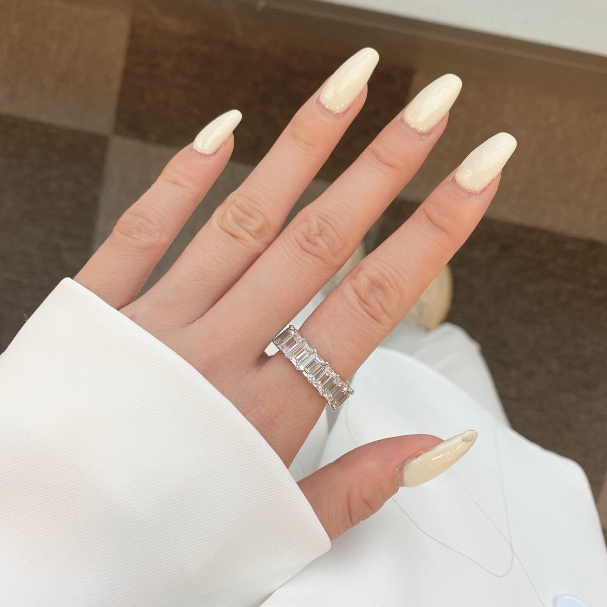 [Limara]0.75 Carat Elegant Emerald Cut Tennis Ring