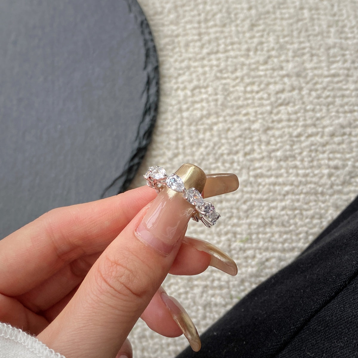 [Limara]Exquisite Pear Cut Tennis Ring