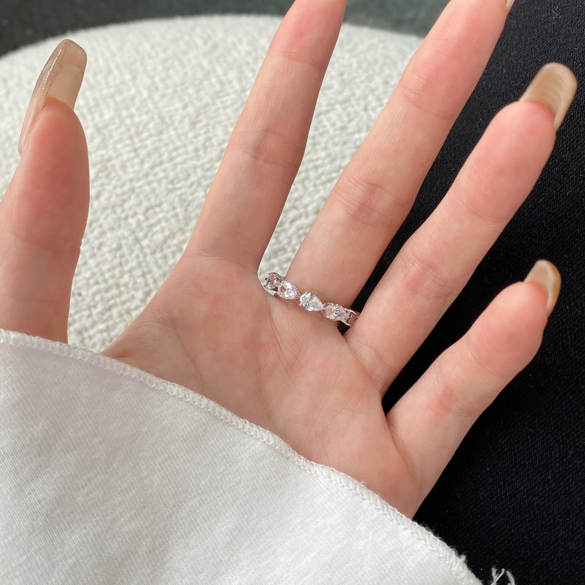 [Limara]Exquisite Pear Cut Tennis Ring