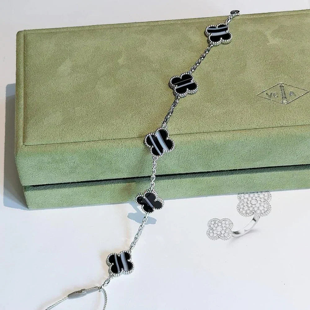 [Limara]  CLOVER 5 MOTIF PULSAR STONE BRACELET COLLECTION
