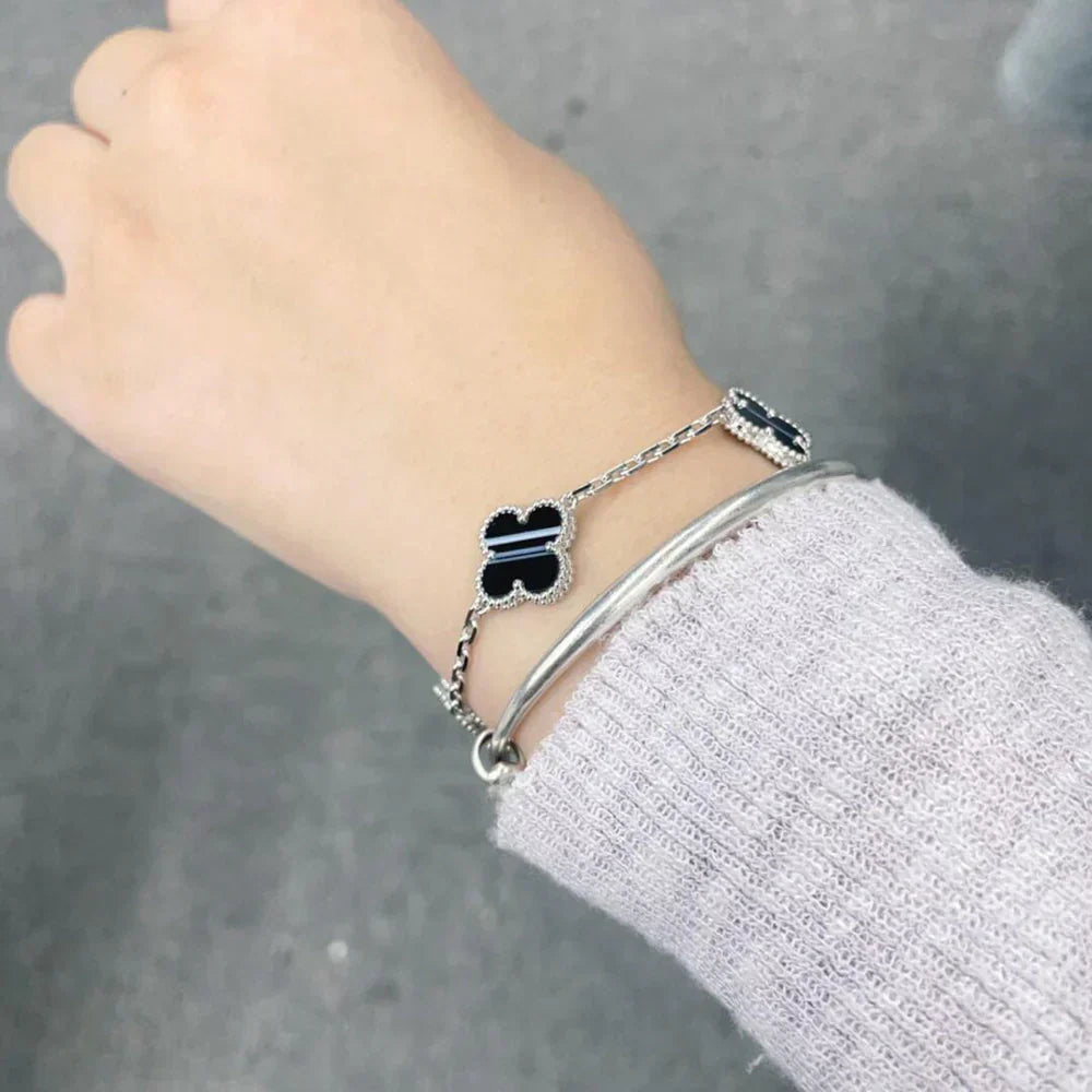 [Limara]  CLOVER 5 MOTIF PULSAR STONE BRACELET COLLECTION