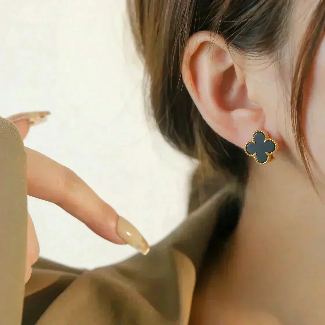 [Limara] CLOVER MEDIUM 1 MOTIFS  ONYX STUD EARRINGS