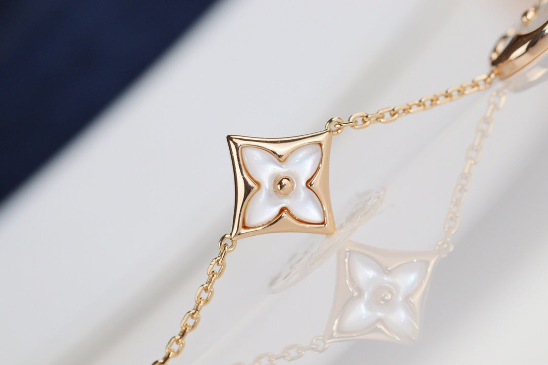 [Limara]LEAF CLOVER BRACELET