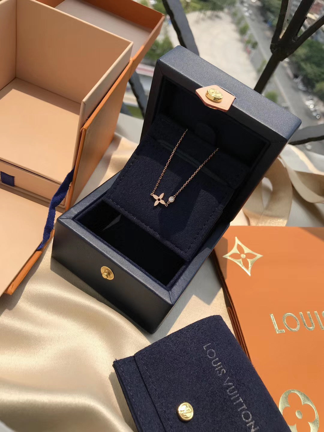 [Limara]BLOSSOM PENDANT ROSE GOLD AND DIAMOND