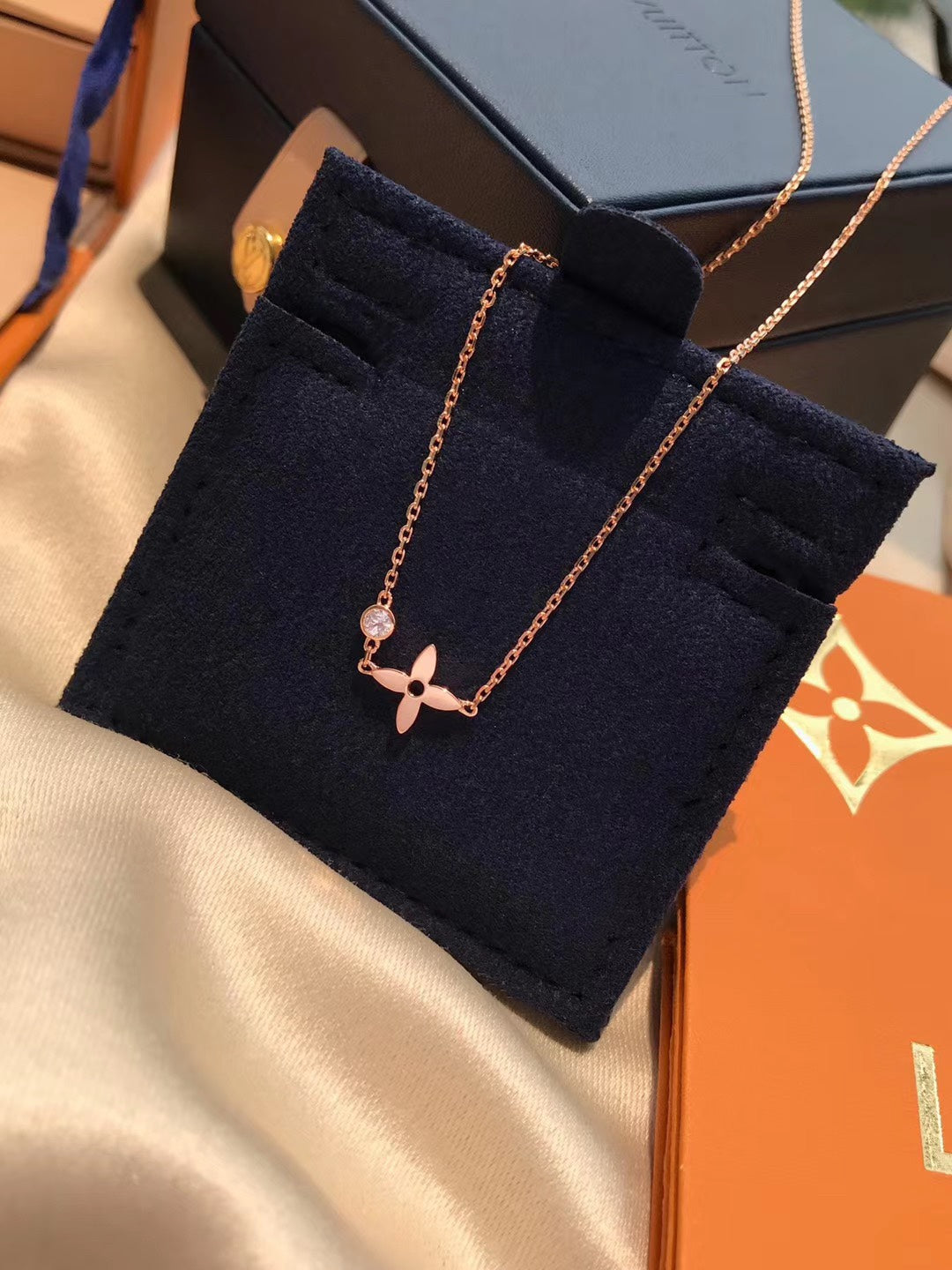 [Limara]BLOSSOM PENDANT ROSE GOLD AND DIAMOND