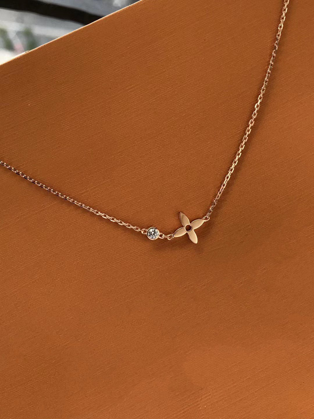 [Limara]BLOSSOM PENDANT ROSE GOLD AND DIAMOND