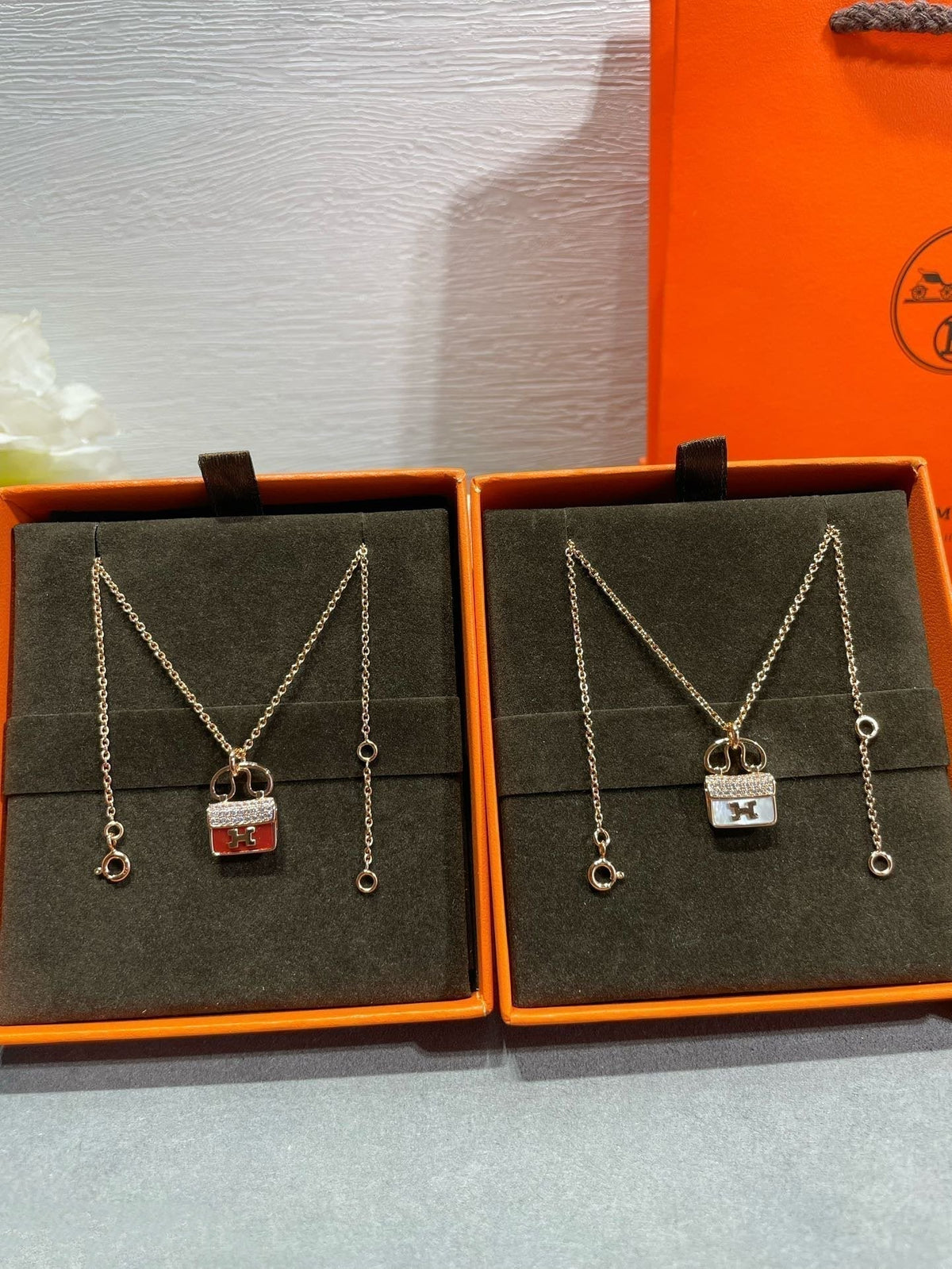 [Limara]H CIRCE MOISSANITE PENDANT NECKLACE GOLD