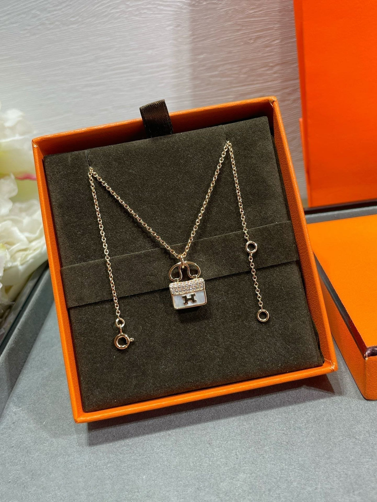 [Limara]H CIRCE MOISSANITE PENDANT NECKLACE GOLD