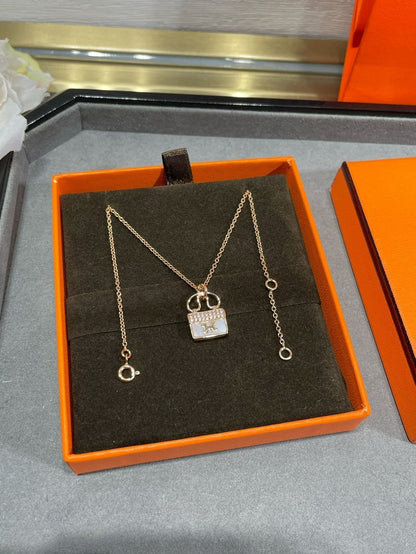[Limara]H CIRCE MOISSANITE PENDANT NECKLACE GOLD