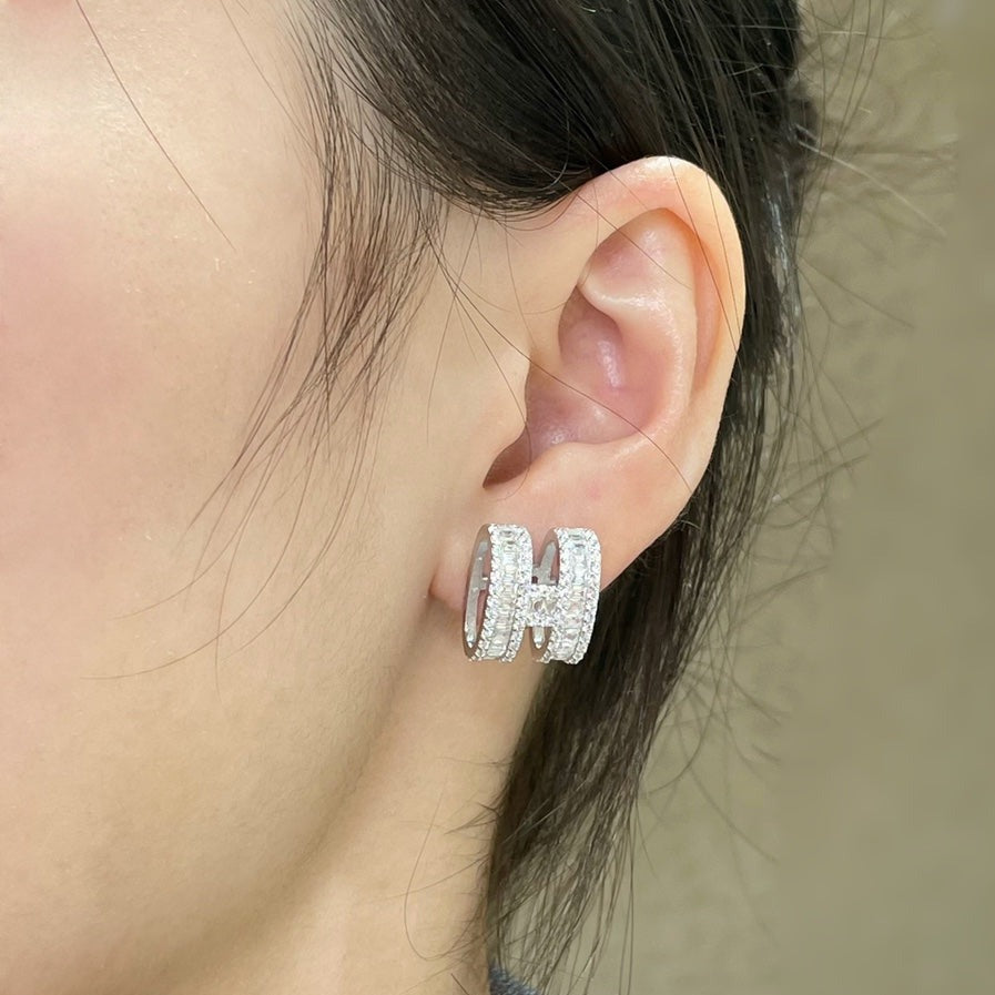 [Limara]H STUD EARRINGS WITH SILVER DIAMONDS