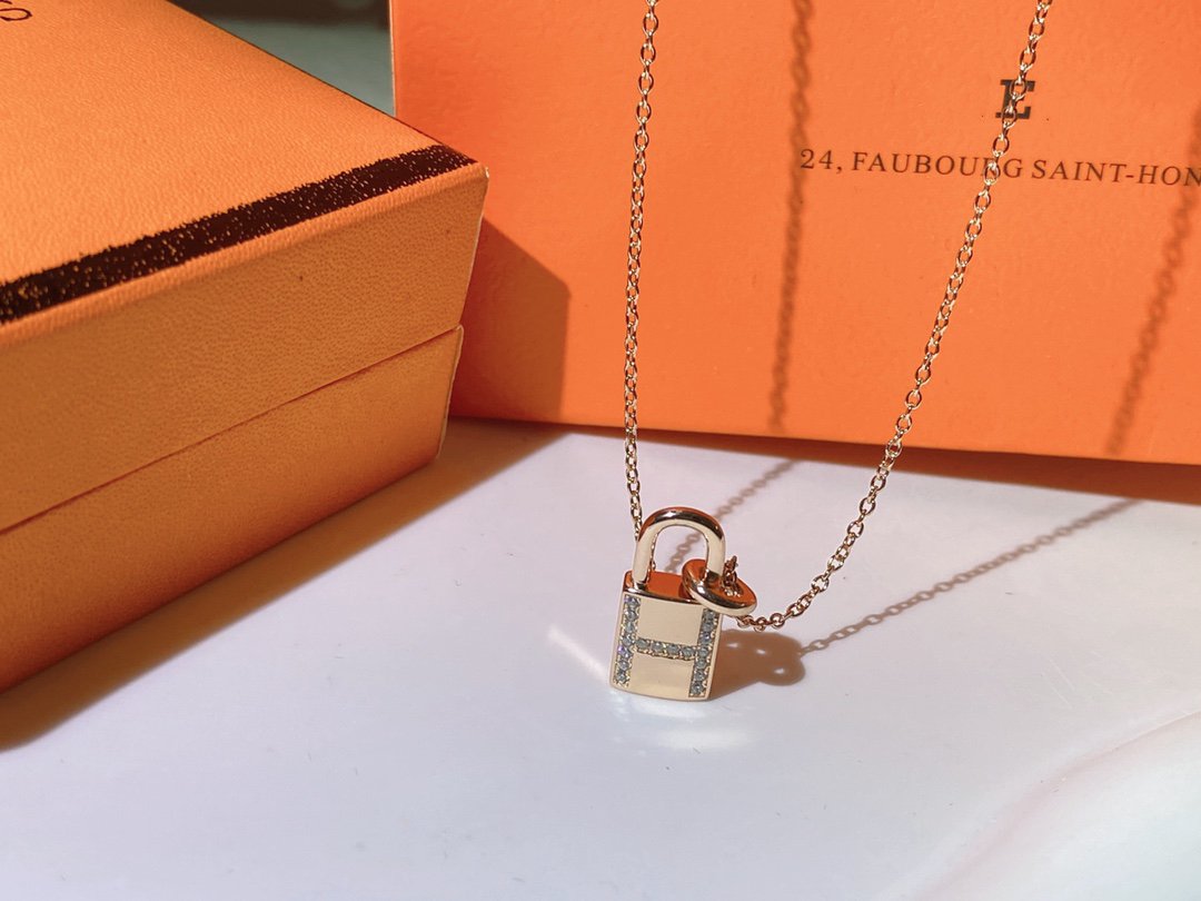 [Limara]HM ADVANCED NICHE LOCK HEAD NECKLACE DIAMONDS