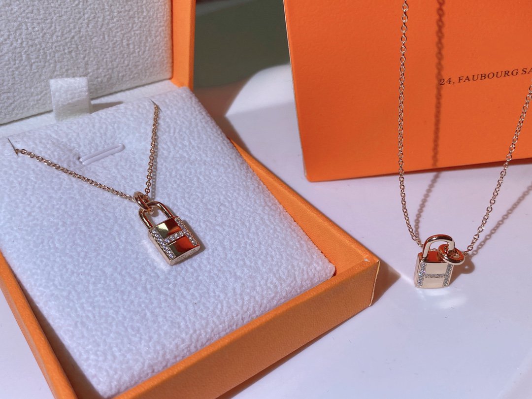 [Limara]HM ADVANCED NICHE LOCK HEAD NECKLACE DIAMONDS