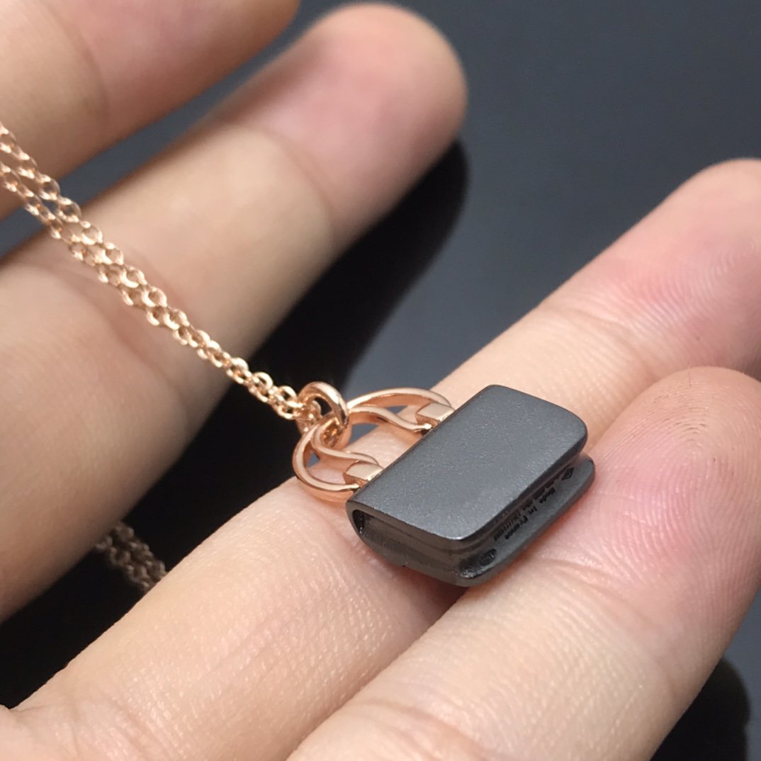 [Limara]WOMEN'S HM AMULETTES CONSTANCE PENDANT NECKLACE