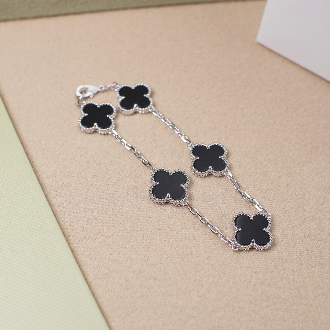 [Limara]LUCKY CLOVER 5-MOTIF BRACELET - BLACK OXNY COLLECTION