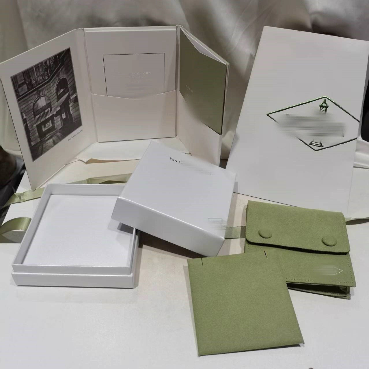 [Limara]CLOVER BRAND JEWELRY BOX